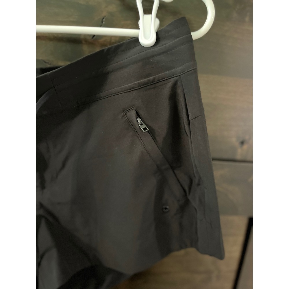 Athleta Black Trekkie Hiking Shorts Womens Size 10 Zipper Pockets Stretch - Picture 2 of 5